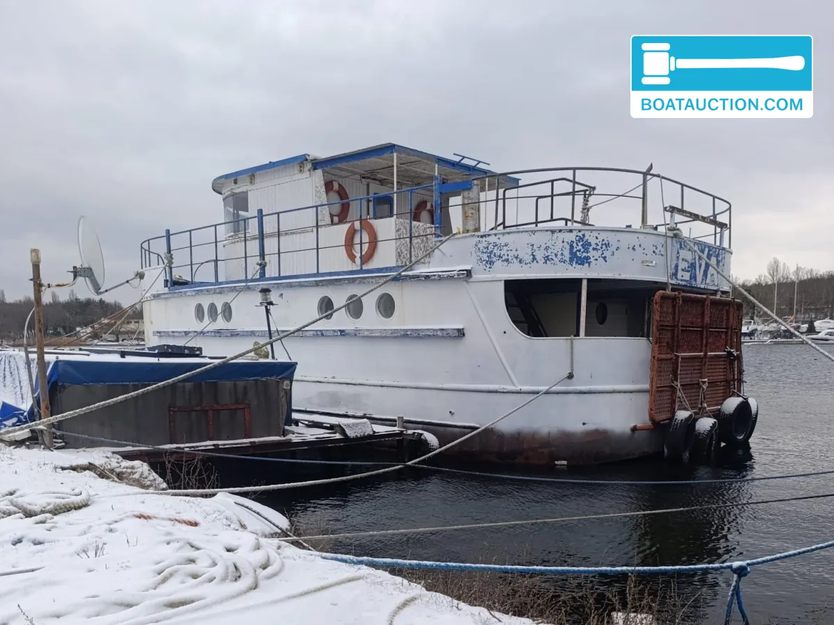 hoofdfoto: 1 Trawler 1500