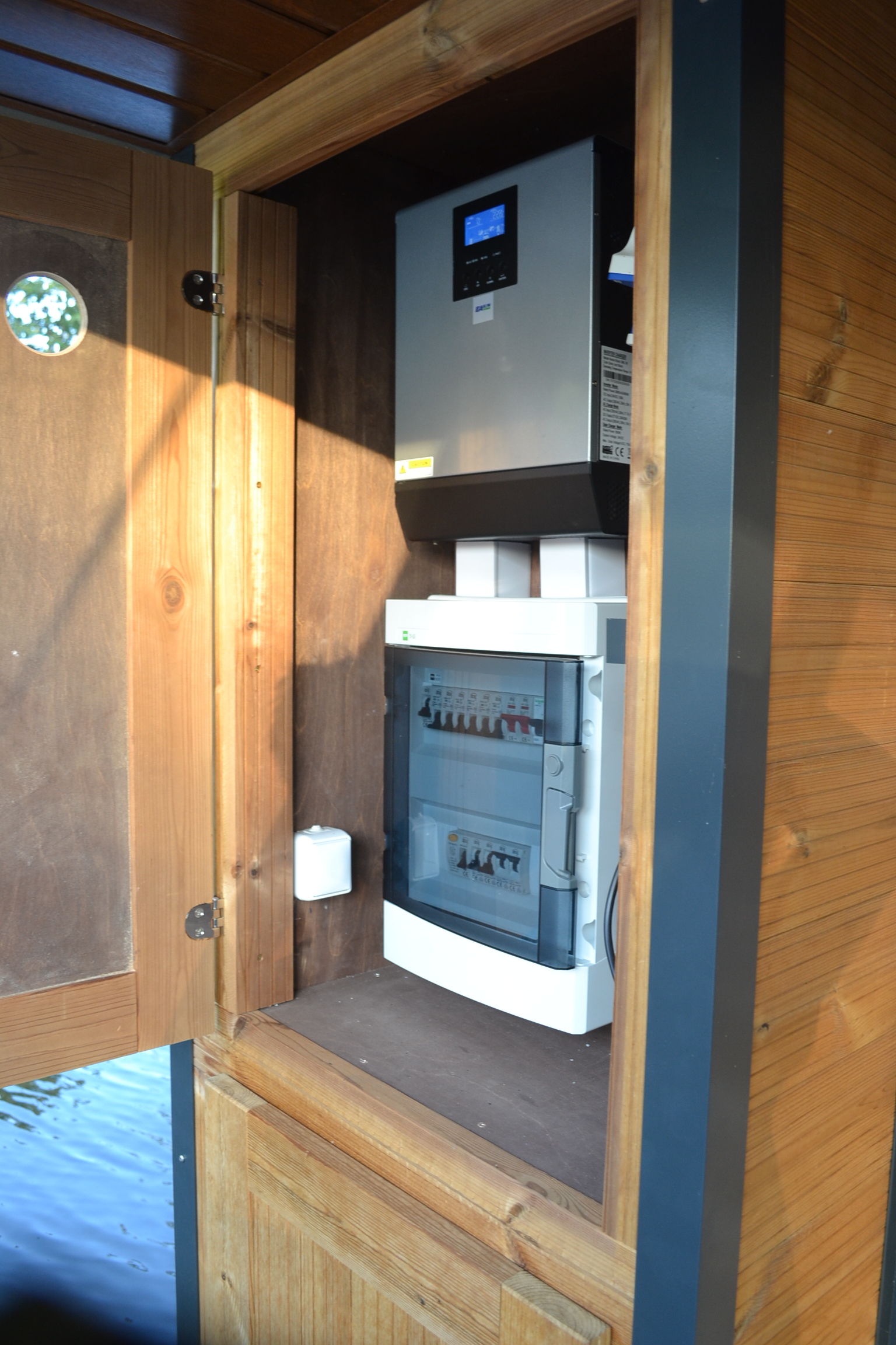 foto: 27 Campi 280 Houseboat