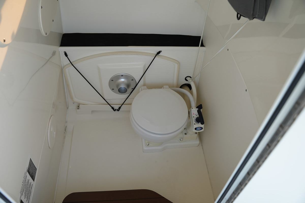 foto: 17 Boston Whaler 270 Dauntless