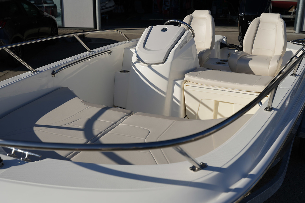 foto: 11 Boston Whaler 160 Super Sport