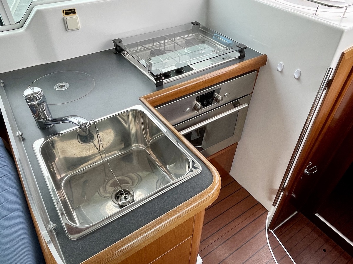 foto: 10 Beneteau Antares 980