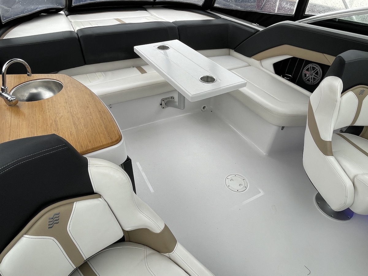 foto: 7 Four Winns 265 S