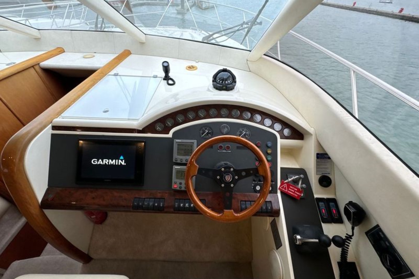 foto: 9 Fairline  Squadron 55