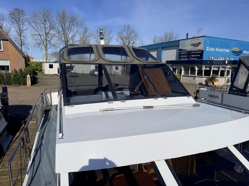 foto: 13 Vri-Jon 1200 AK