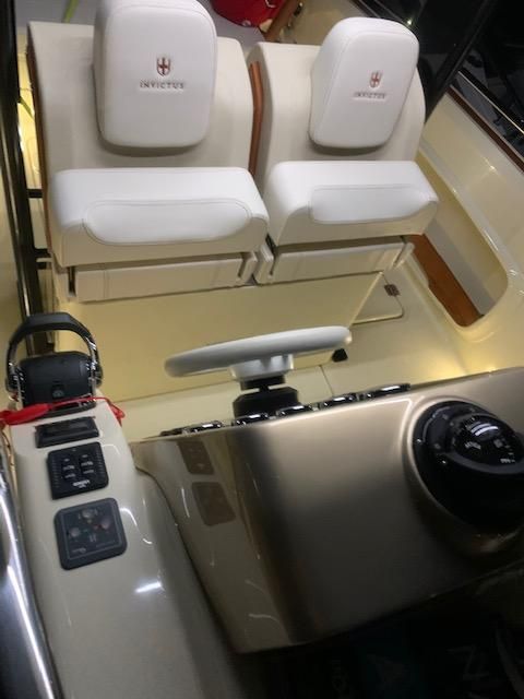 foto: 5 Invictus 280 TT