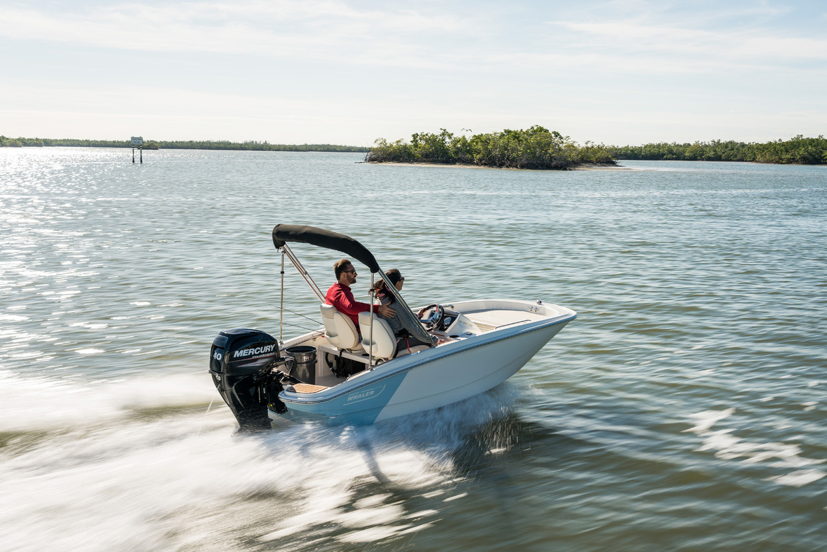 foto: 8 Boston Whaler 130 Super Sport