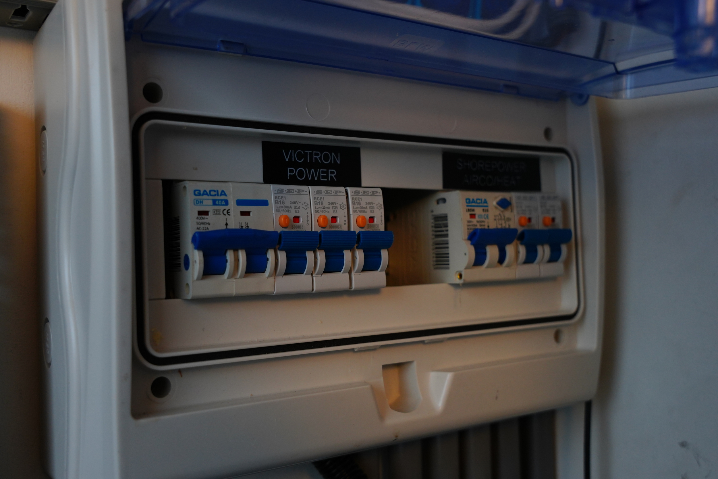 foto: 24 Castalia Evt. Met Koopligplaats Special Houseboat 1460 X 500