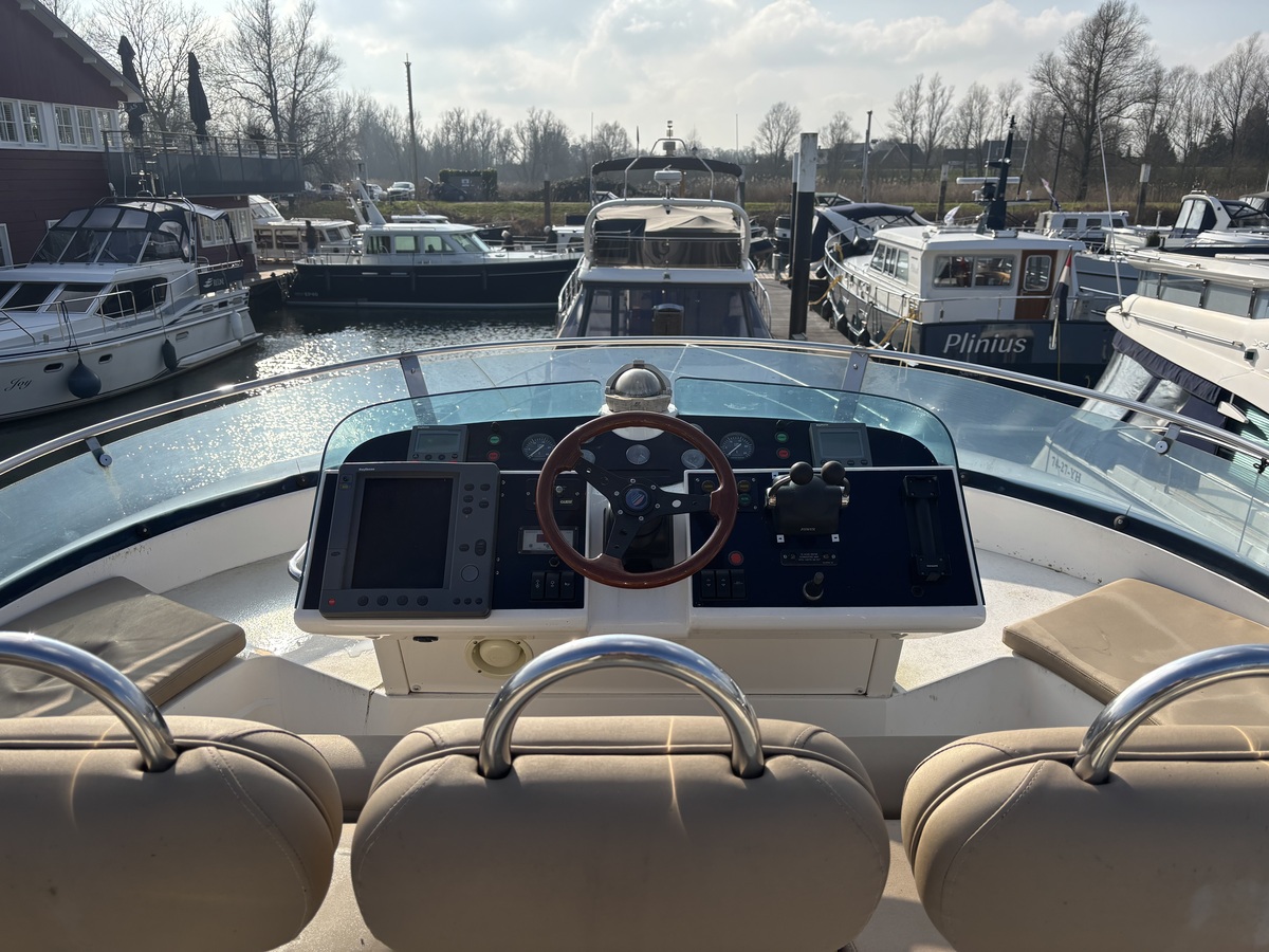 foto: 17 Fairline Squadron 52