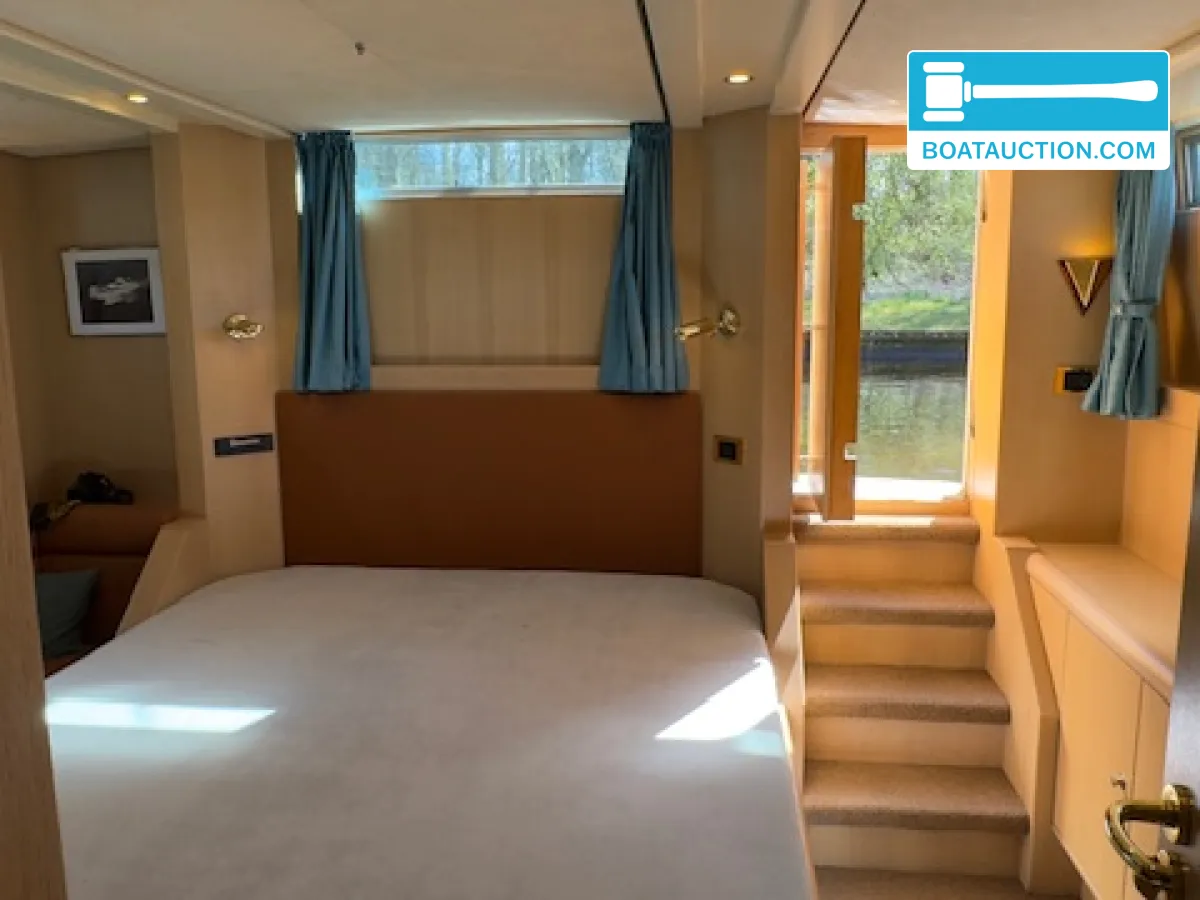 foto: 83 De Vries Lentsch 14.80 pilothouse
