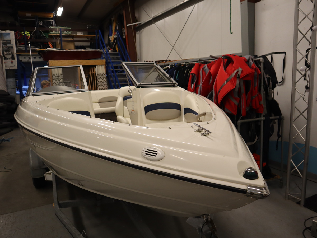 foto: 33 Stingray 195RX