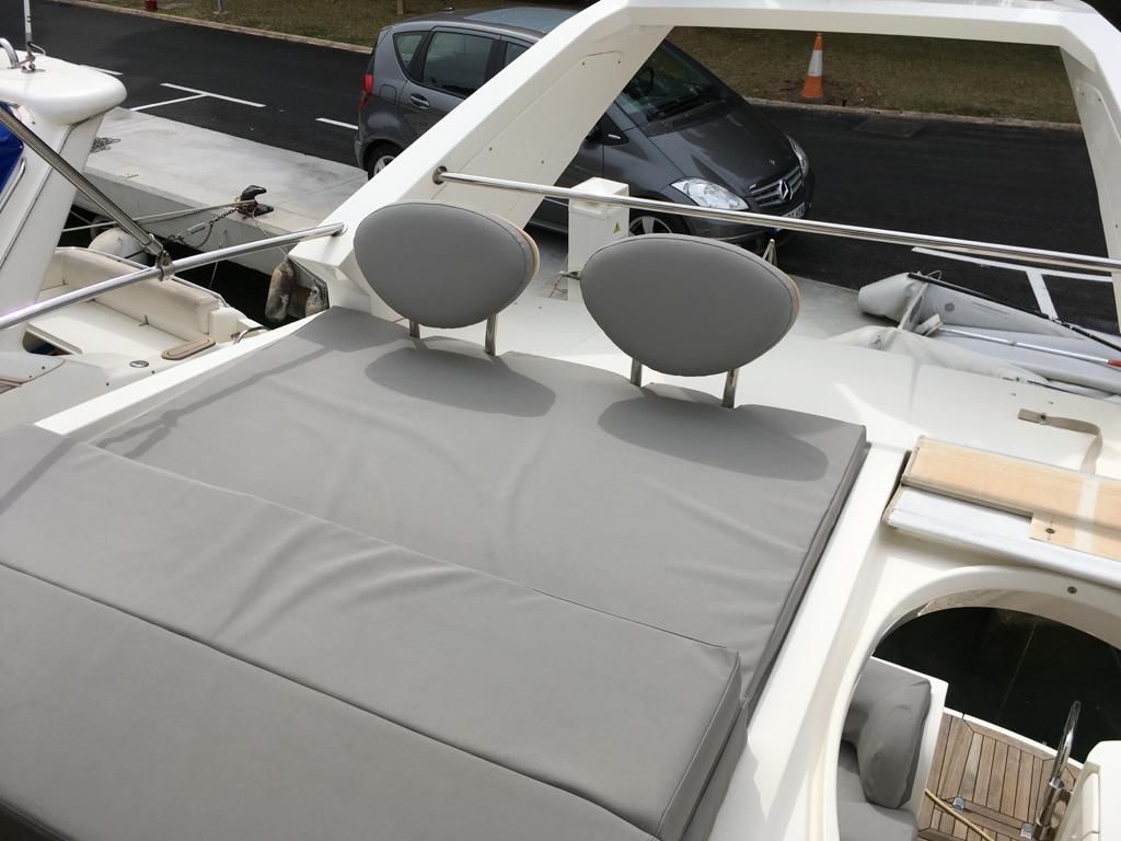 foto: 28 Sealine Sealine F34 Flybridge