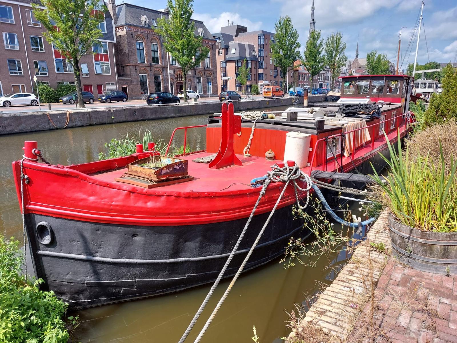 foto: 8 Woonschip 20.80