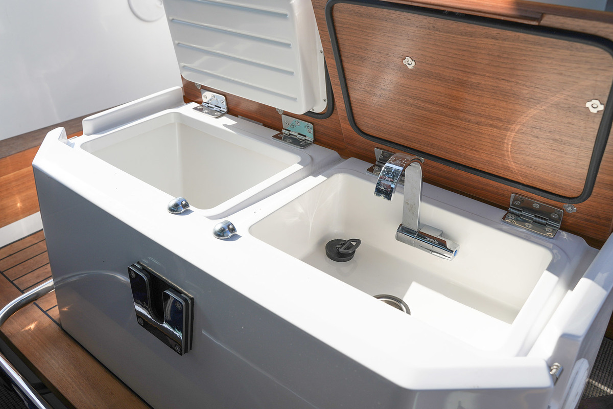 foto: 22 Axopar 28 Cabin