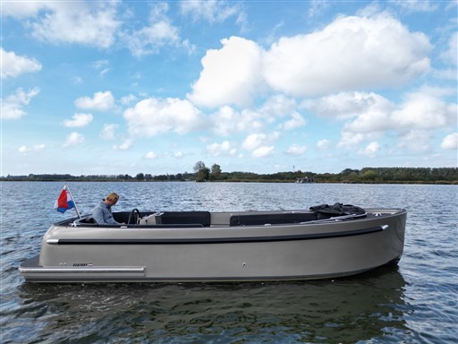 foto: 18 Seafury Hawker 725