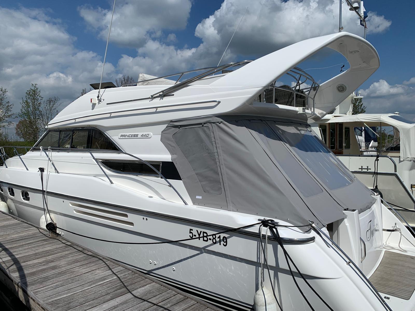 foto: 7 Princess  440 Fly