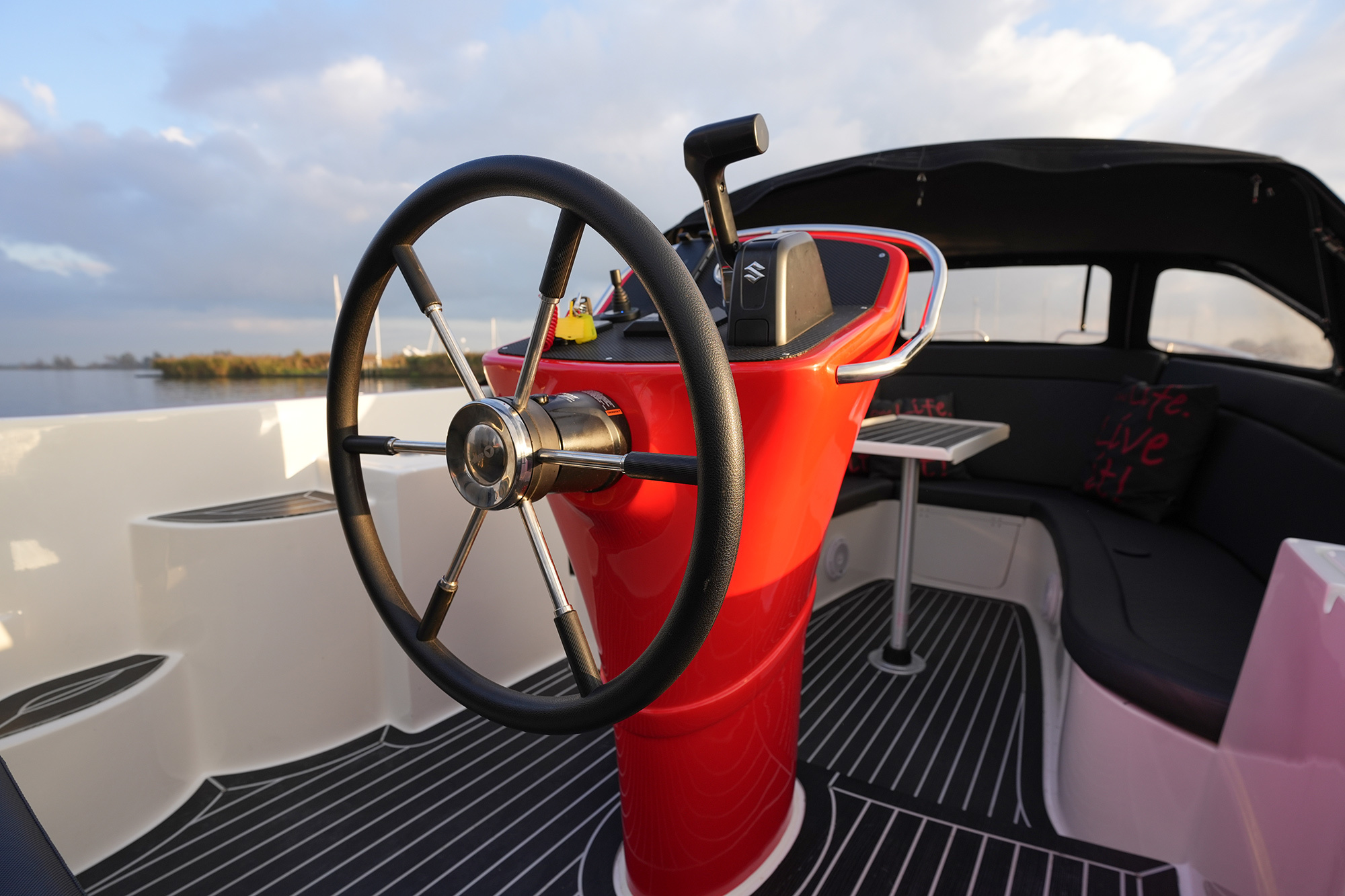 foto: 21 Primeur 710 Tender