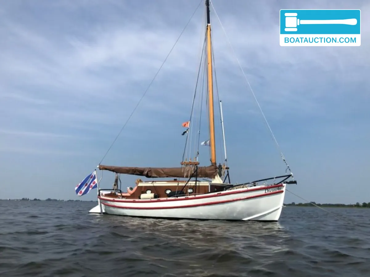 foto: 17 Sailing sloop 900