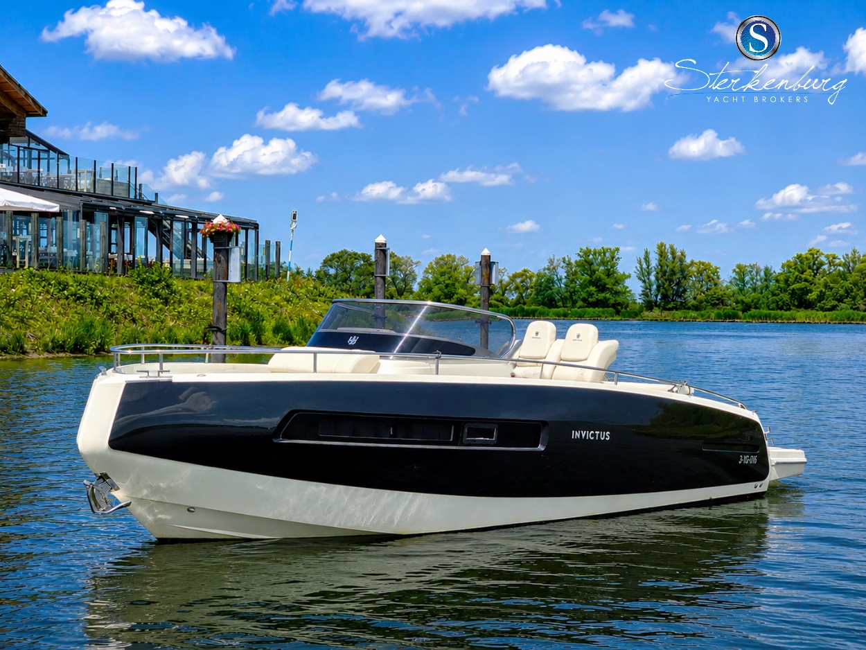 foto: 14 Invictus 280 GT