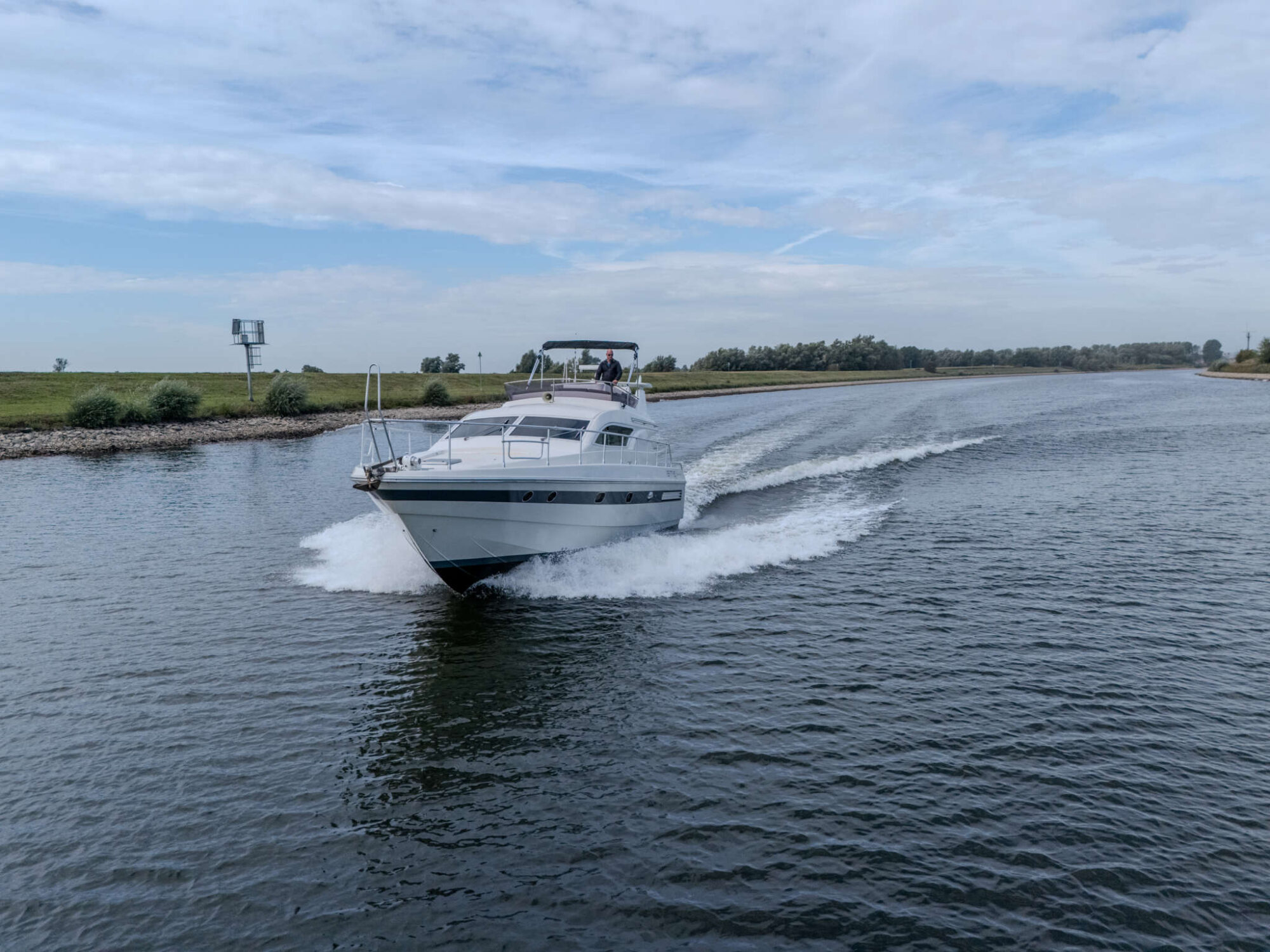foto: 36 Mochi Craft Mochi Craft 43 Flybridge