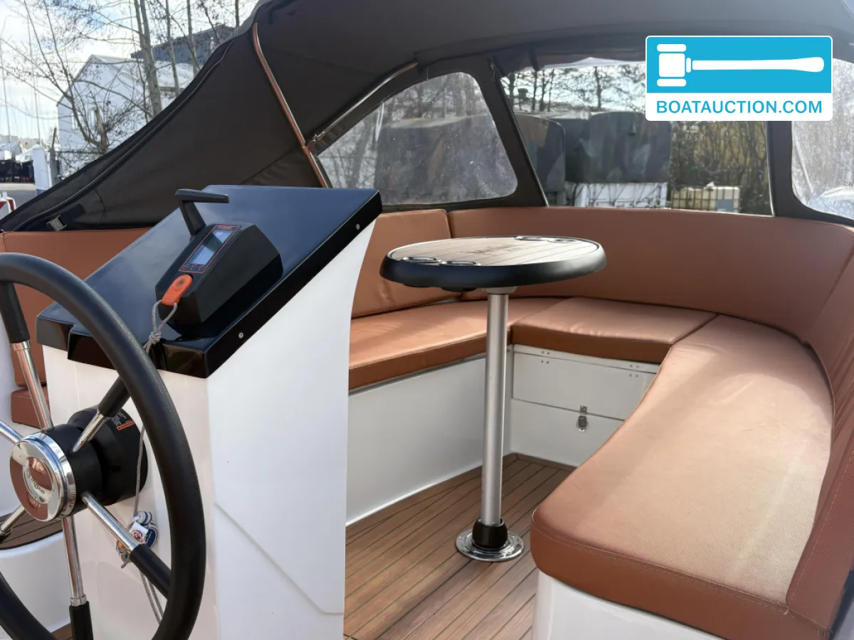 foto: 8 Maxima 600 Tender