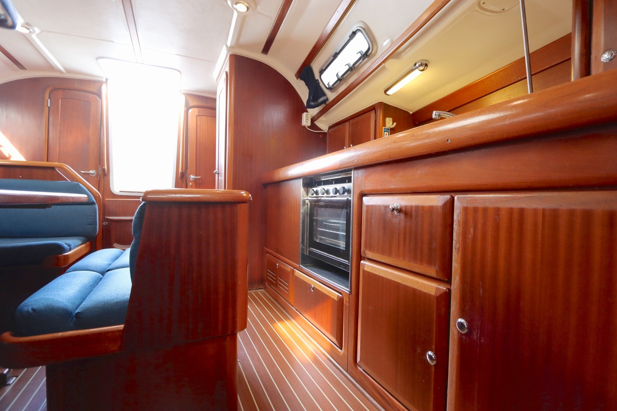 foto: 23 Bavaria  38-3 Cruiser