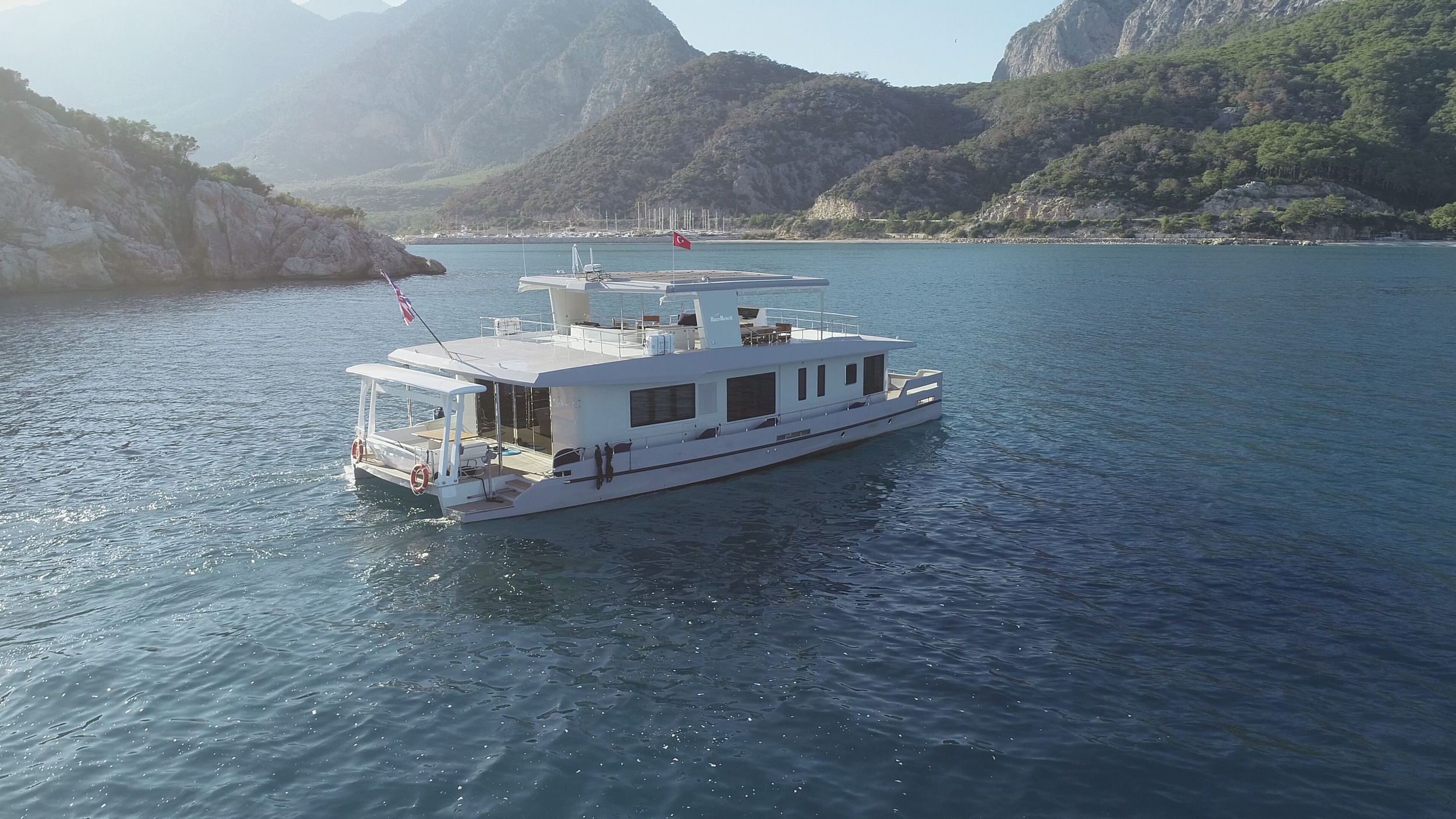 foto: 14 Maison Marine 66 Houseboat- Catamaran