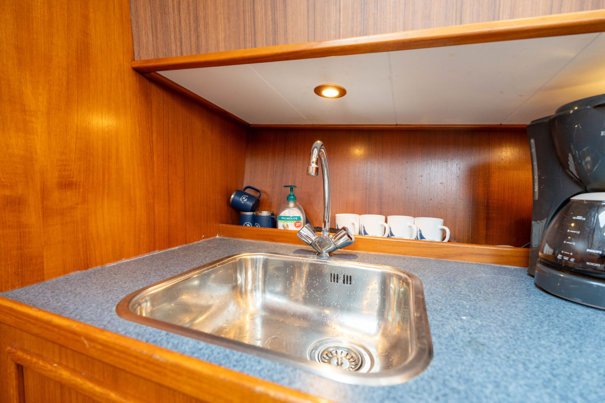 foto: 20 Pieter Beeldsnijder Pieter Beeldsnijder Spiegelkotter 15.00 VS