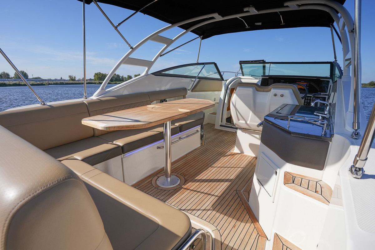 foto: 35 Sea Ray Sundancer 290