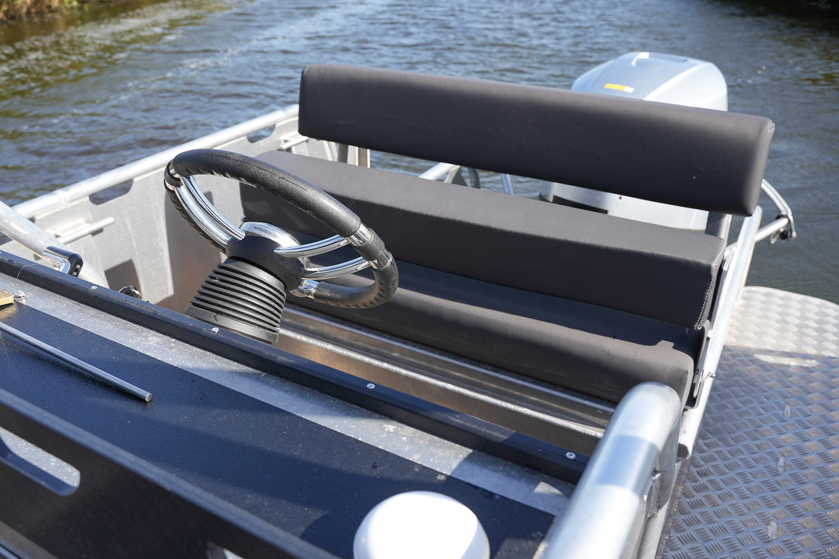 foto: 15 Dock Steel 650