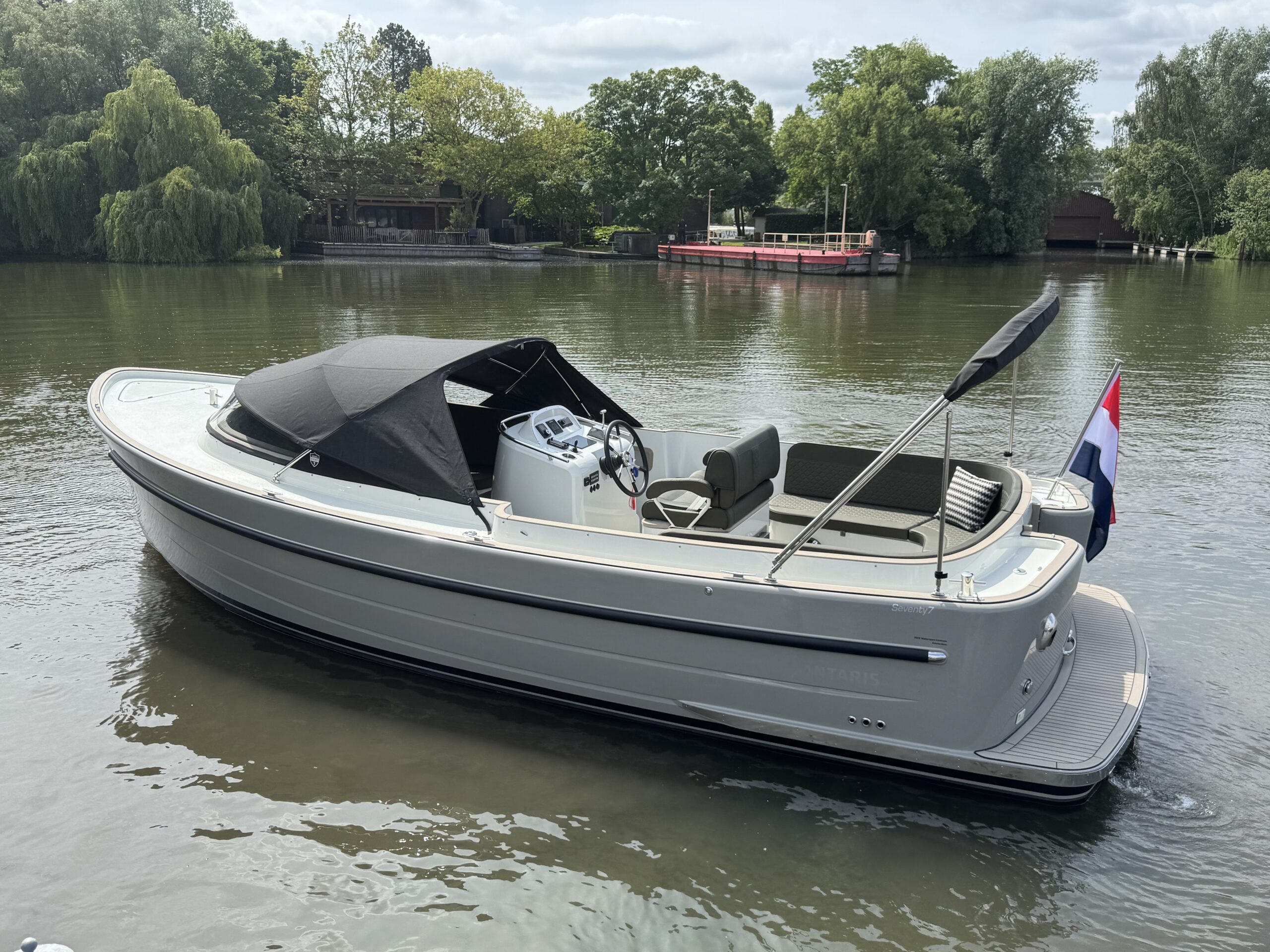 foto: 26 Antaris Seventy7 Sport