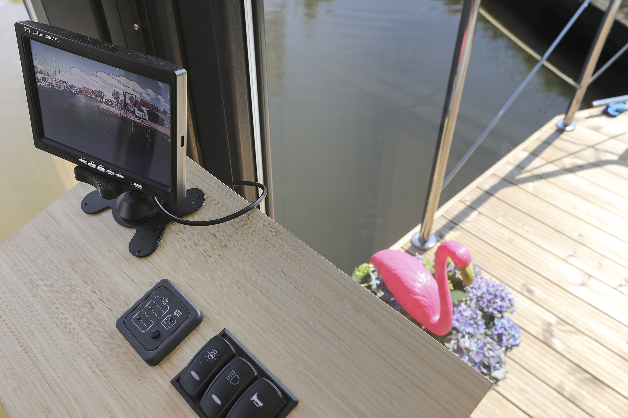 foto: 34 Campi 300 Houseboat