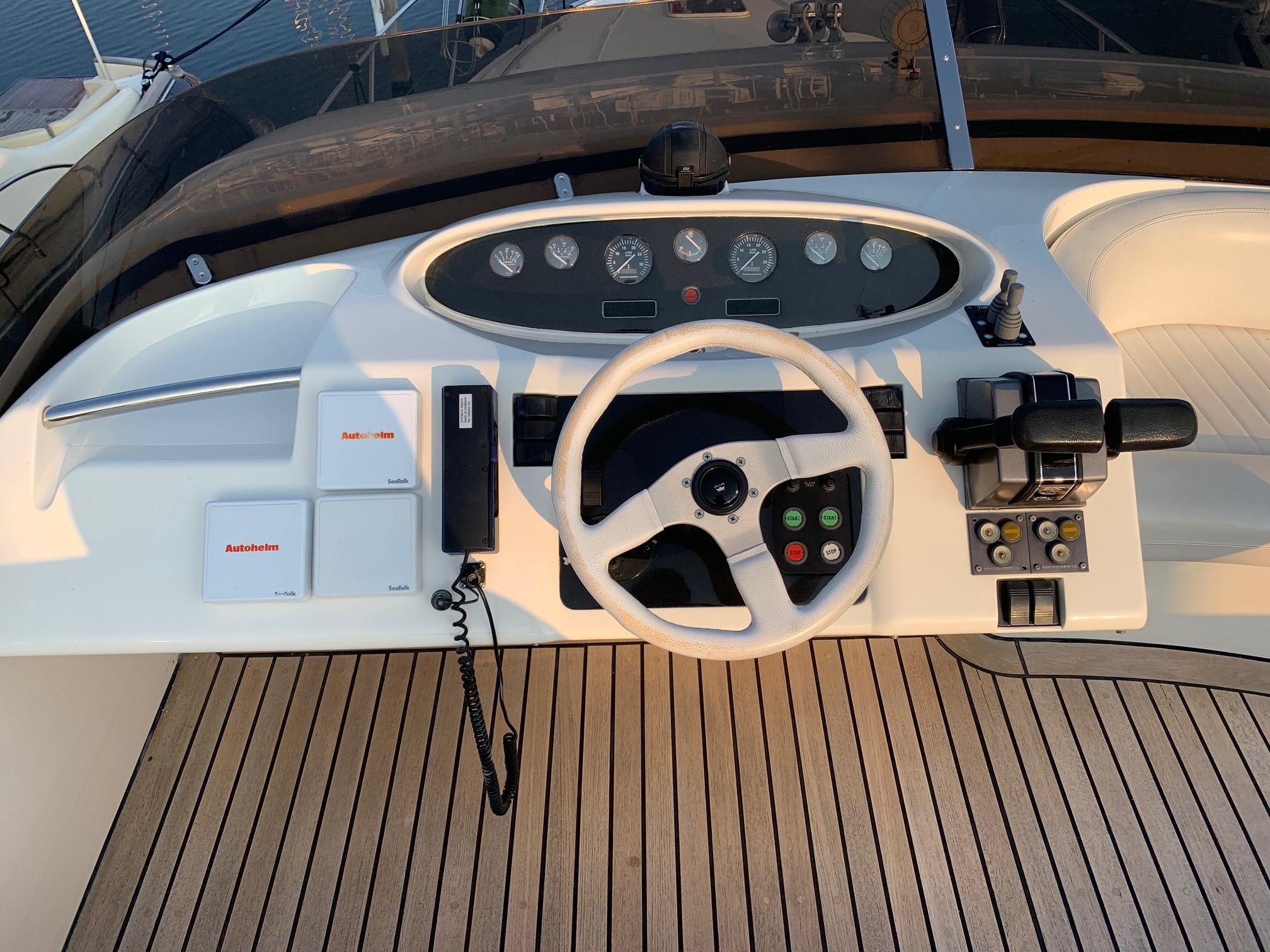 foto: 16 Princess Princess 440 FLY