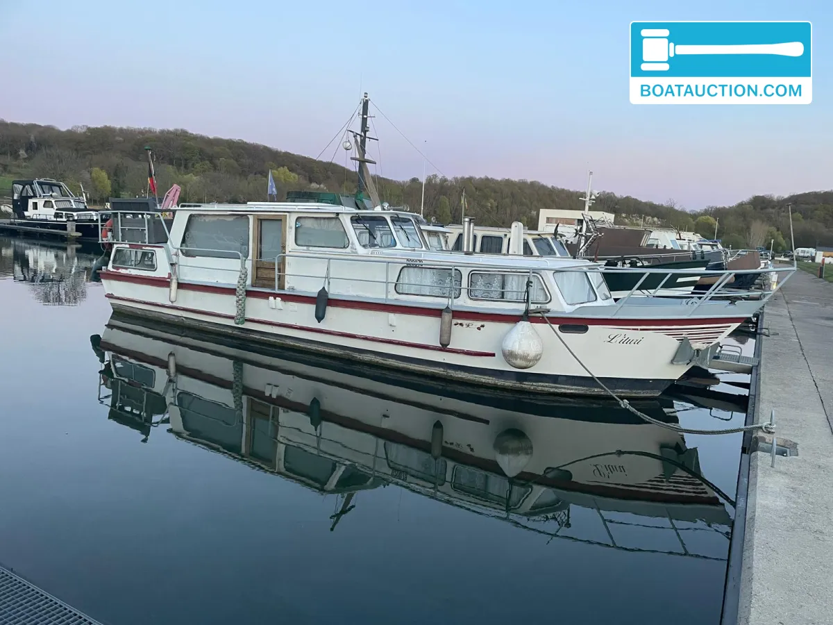 Motor cruiser 1235