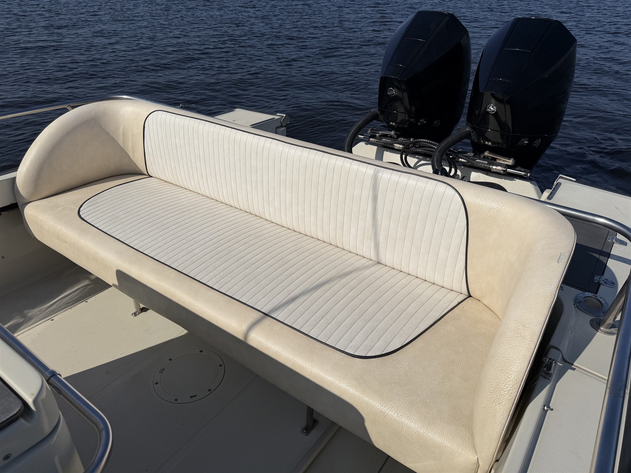 foto: 18 Boston Whaler OUTRAGE 25
