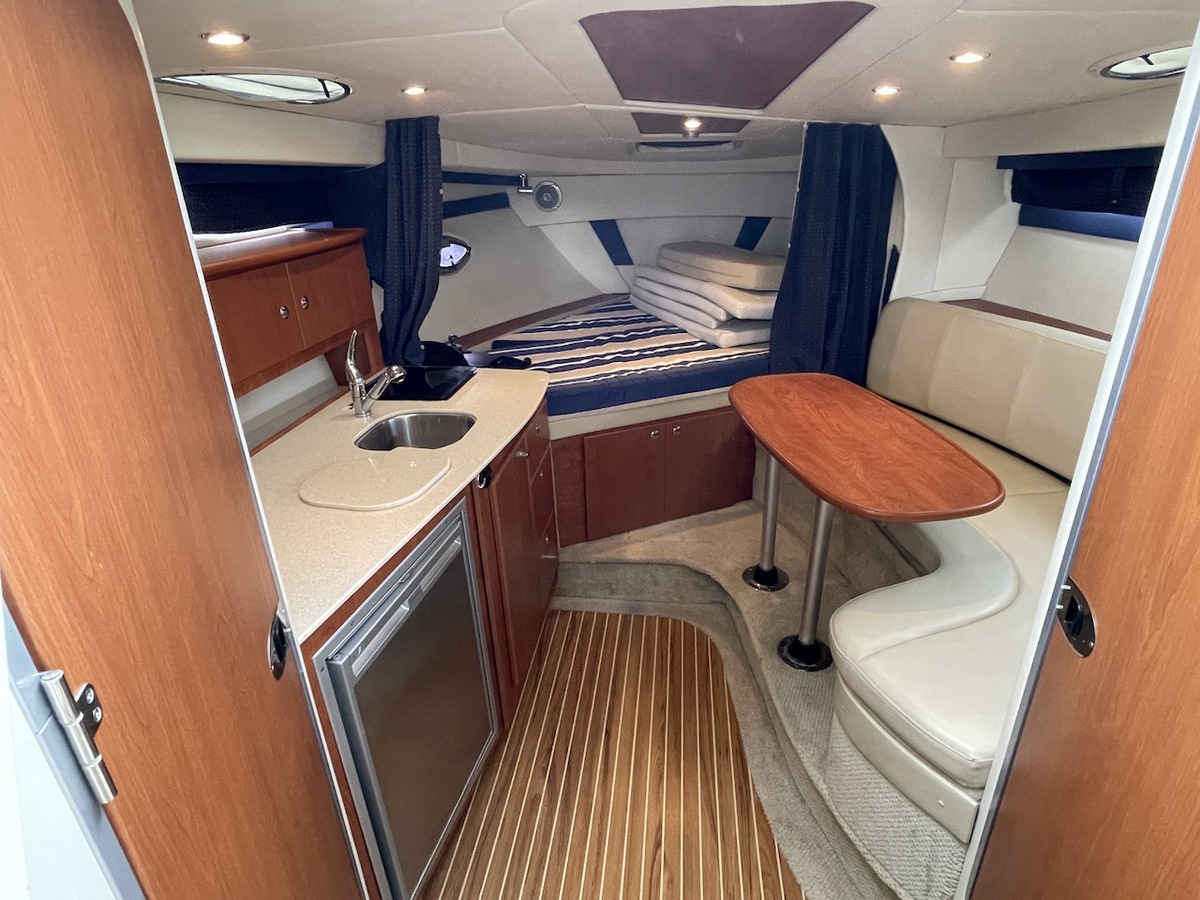 foto: 12 Bayliner  335 Cruiser