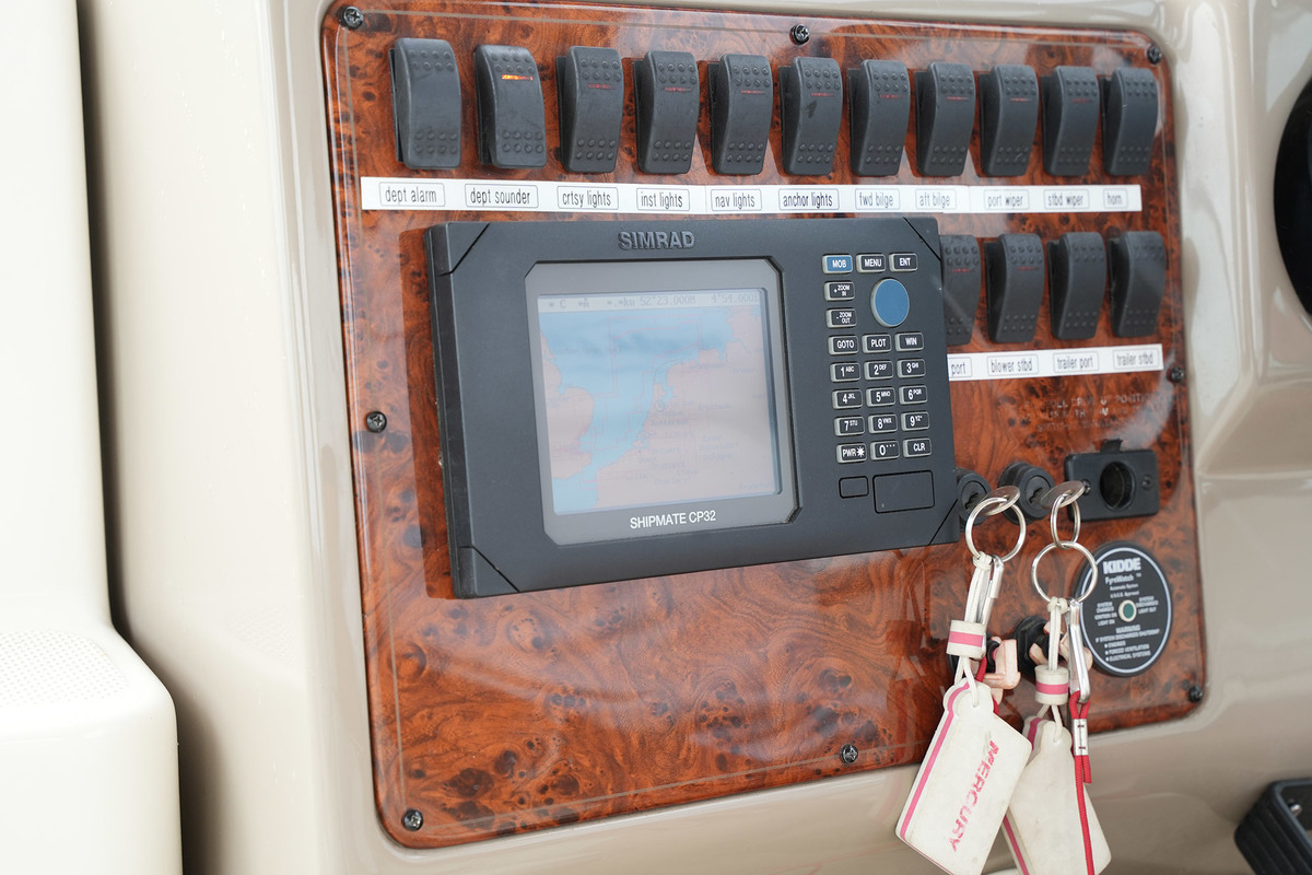 foto: 18 Maxum 3300 SCR