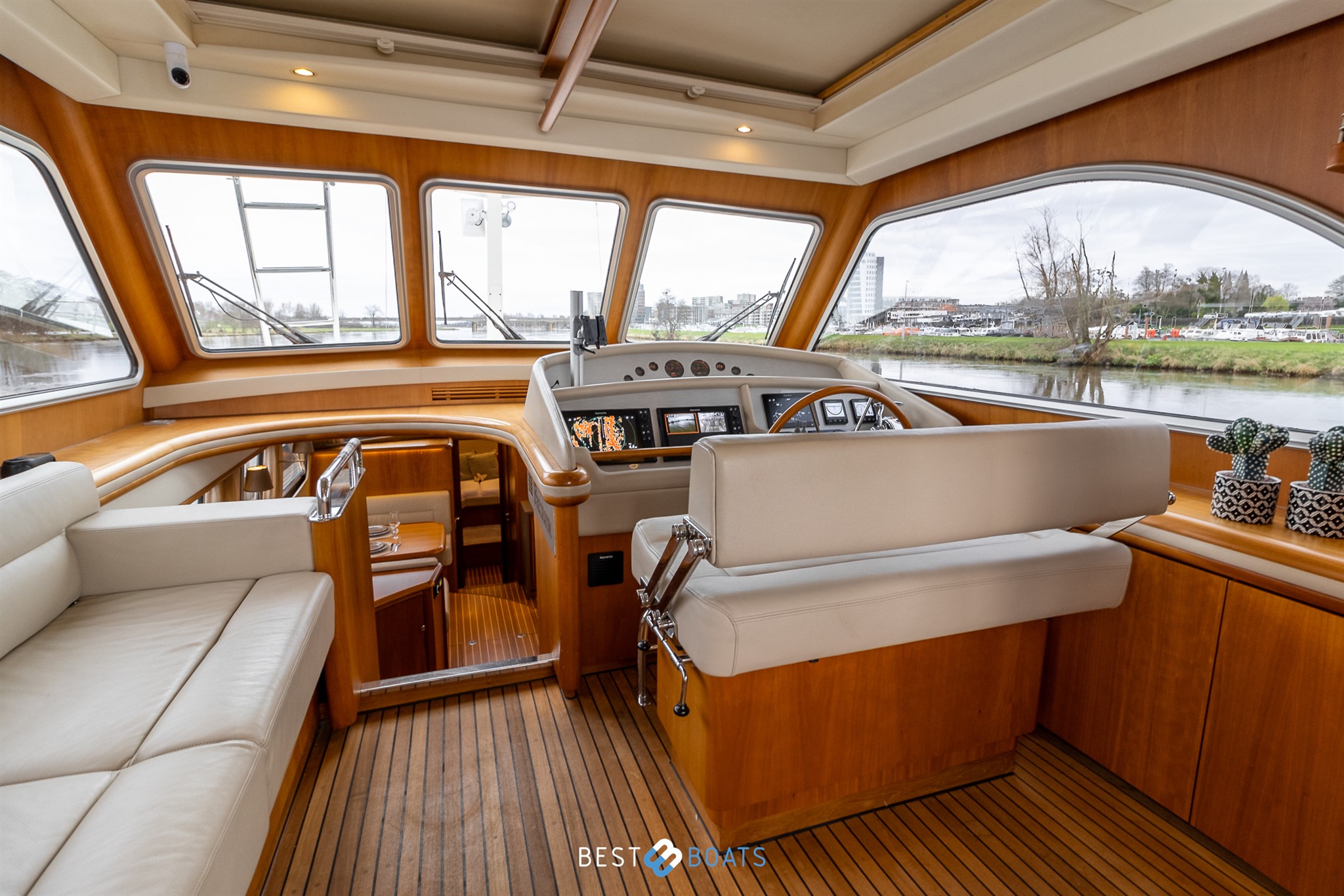 foto: 33 Linssen Grand Sturdy 500 AC Wheelhouse Long Top