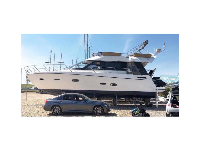 foto: 16 Sealine F 46