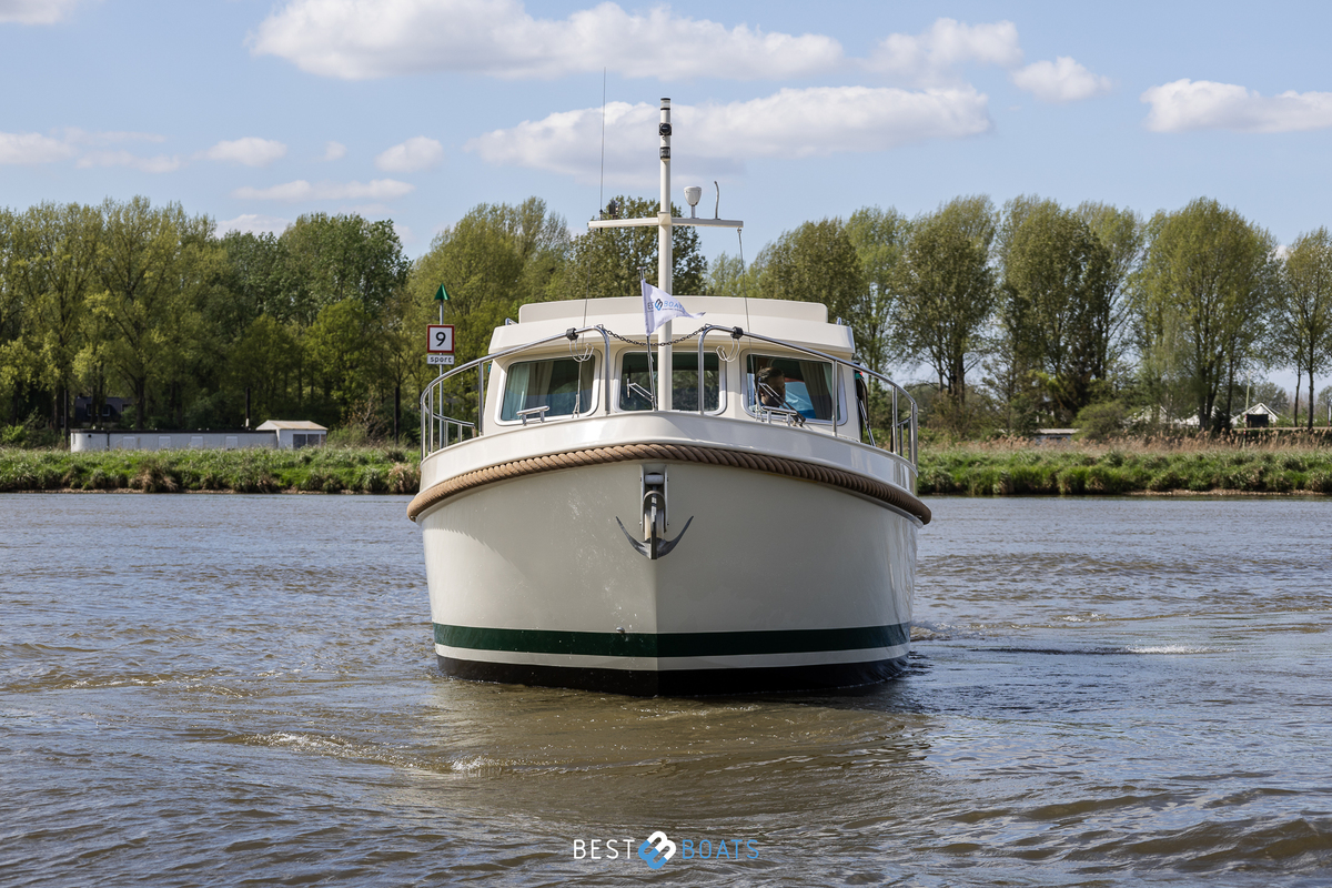 foto: 15 Linssen  Grand Sturdy 29.9 Sedan