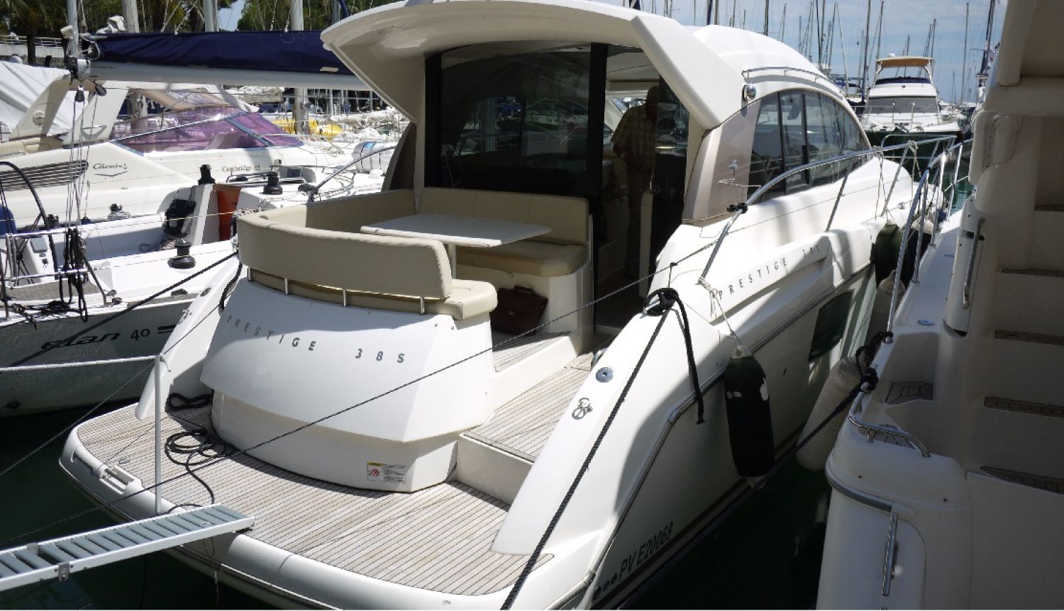 foto: 5 Prestige 38 S Hard Top