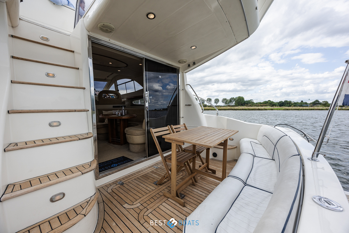 foto: 23 Rodman R-38