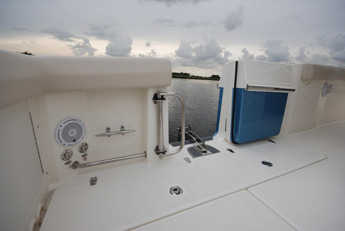 foto: 22 Boston Whaler 330 Outrage