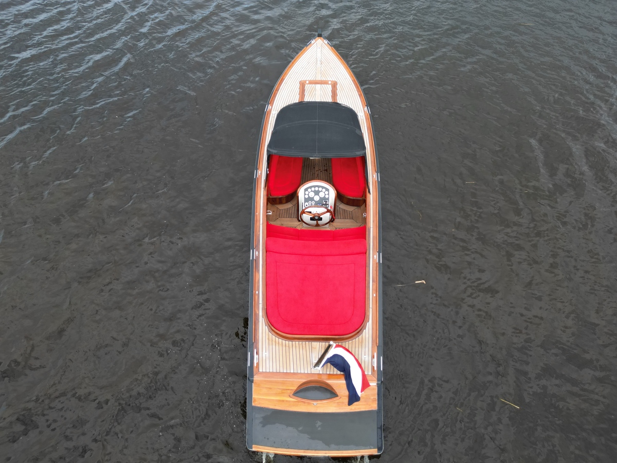foto: 8 Brandaris  Barkas 850