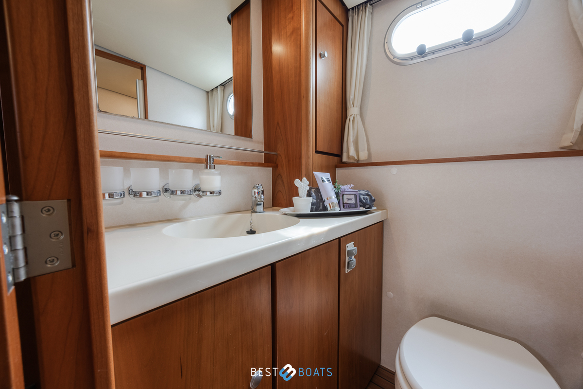 foto: 32 Linssen Grand Sturdy 43.9 AC