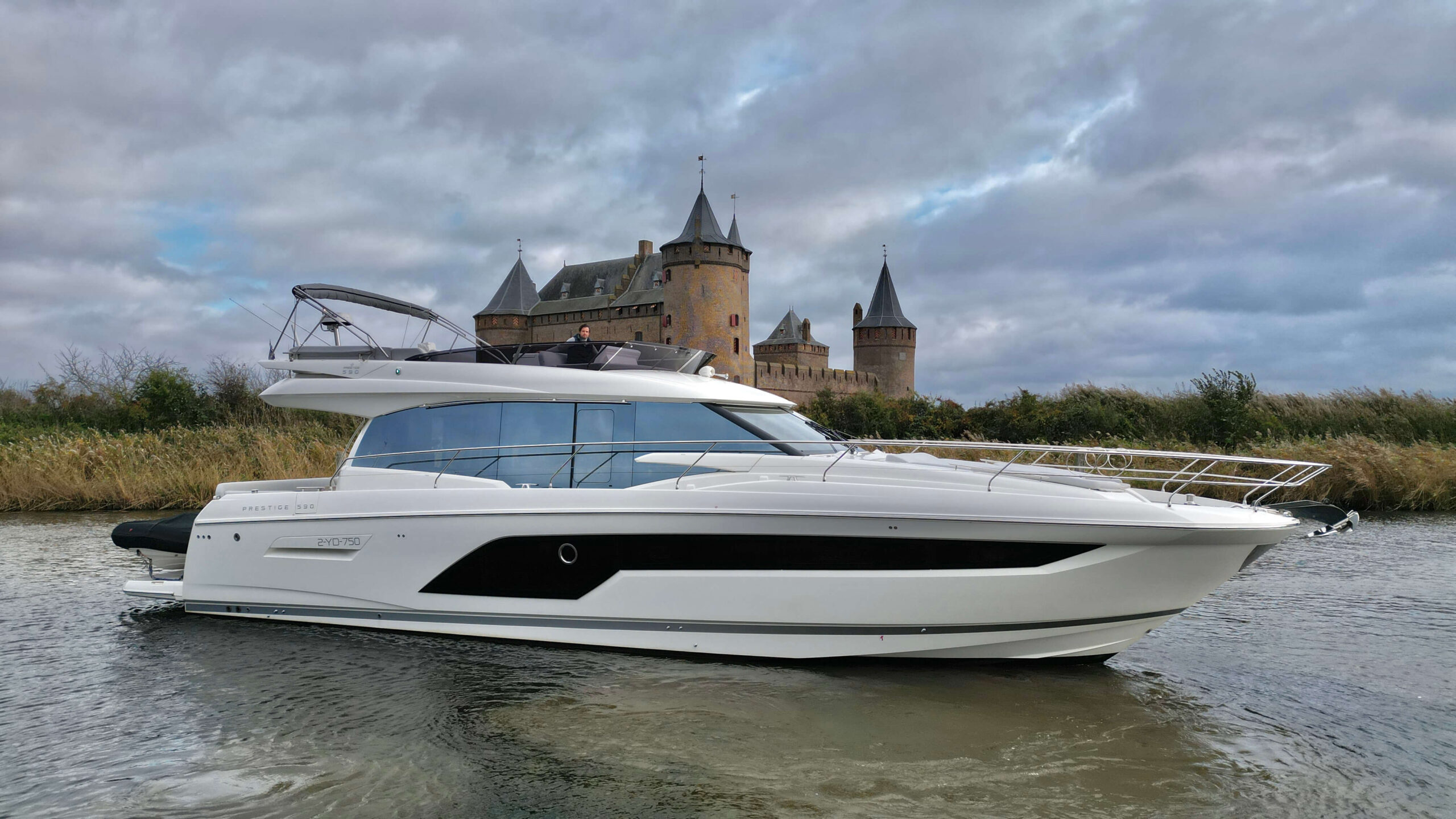 Prestige 590 Flybridge #49