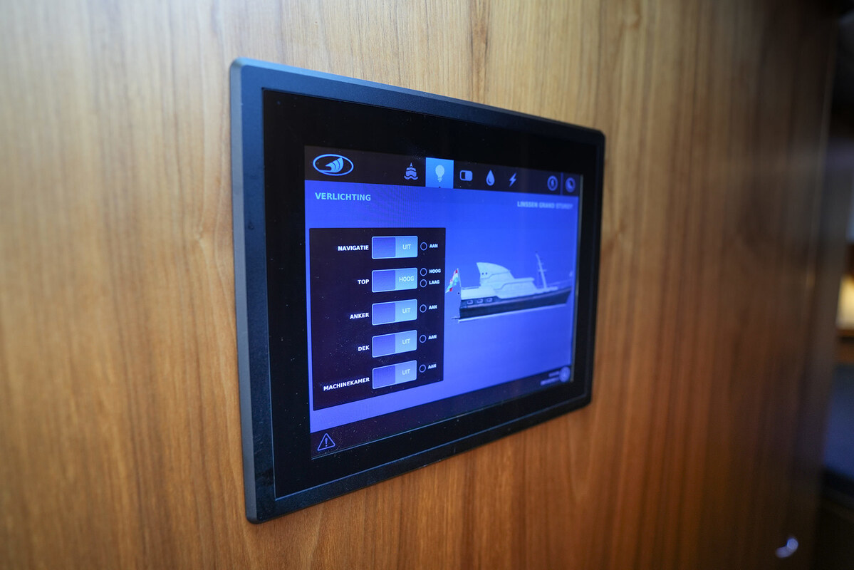 foto: 34 Linssen Grand Sturdy 410 AC Variotop met stabilisator