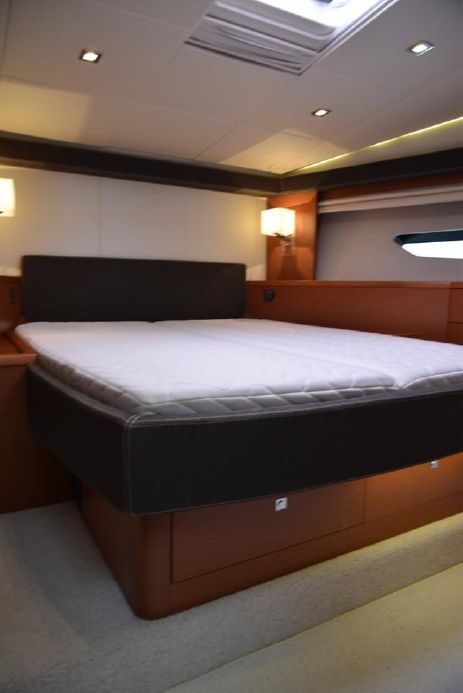 foto: 11 Prestige 60