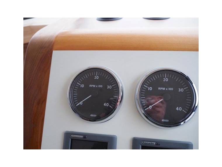foto: 17 Sealine F 46