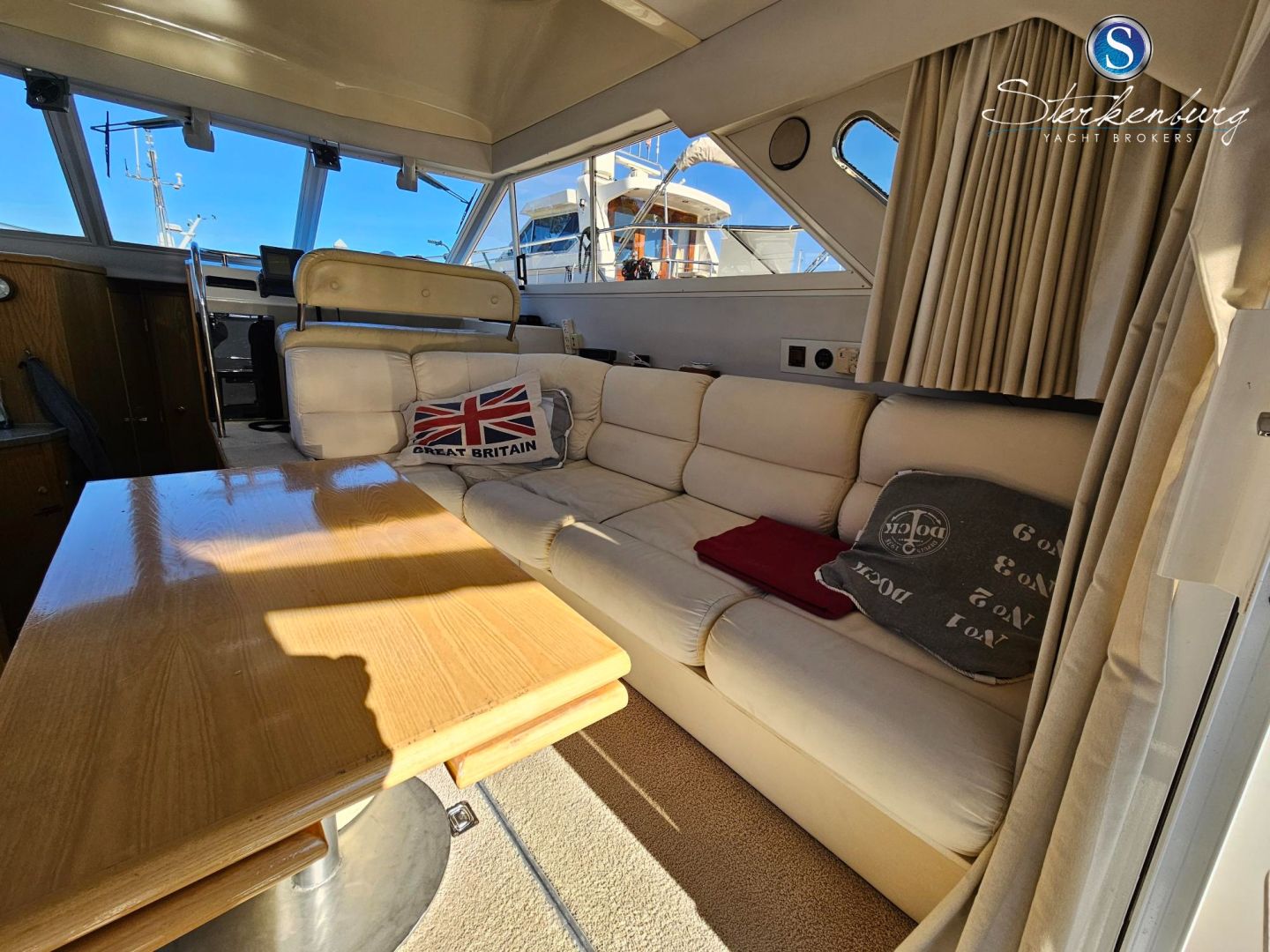 foto: 21 Fairline 37 Corsica