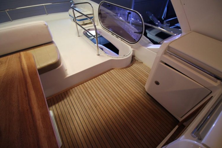 foto: 46 Azimut 60